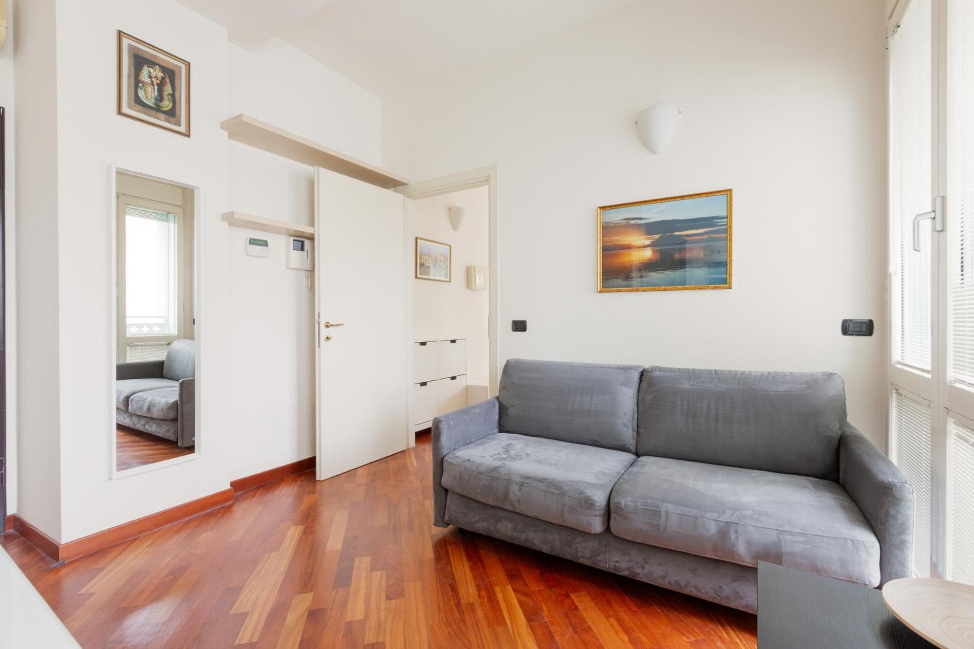 Bright & Comfy Apartment With Parking Milano Esterno foto